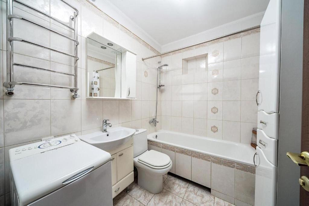 Ukrainian House Апартаменти На Площі Ринок Lviv Exterior foto